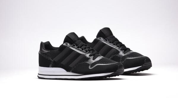 ホワイト50、黒30 adidas Originals ZX 500 Tech Fit 